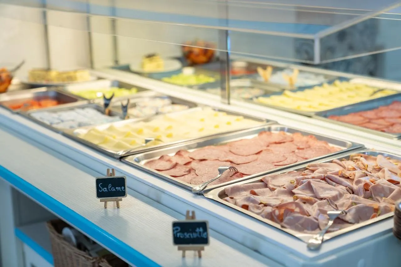 Hotel Tizian Beach Caorle 3*,